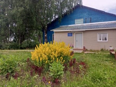 Главный вход в школу по аоод Леваш Главный вход в школу по аоод Леваш