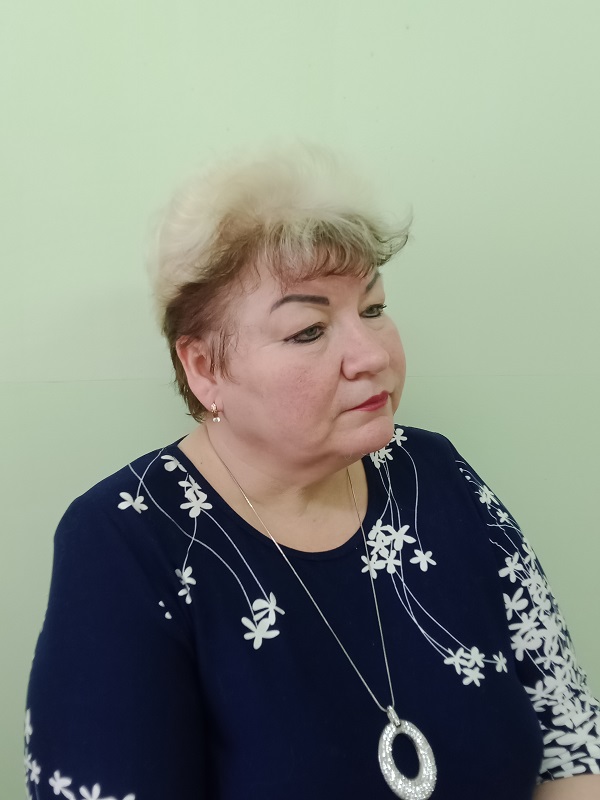 Попова Галина Аркадьевна.